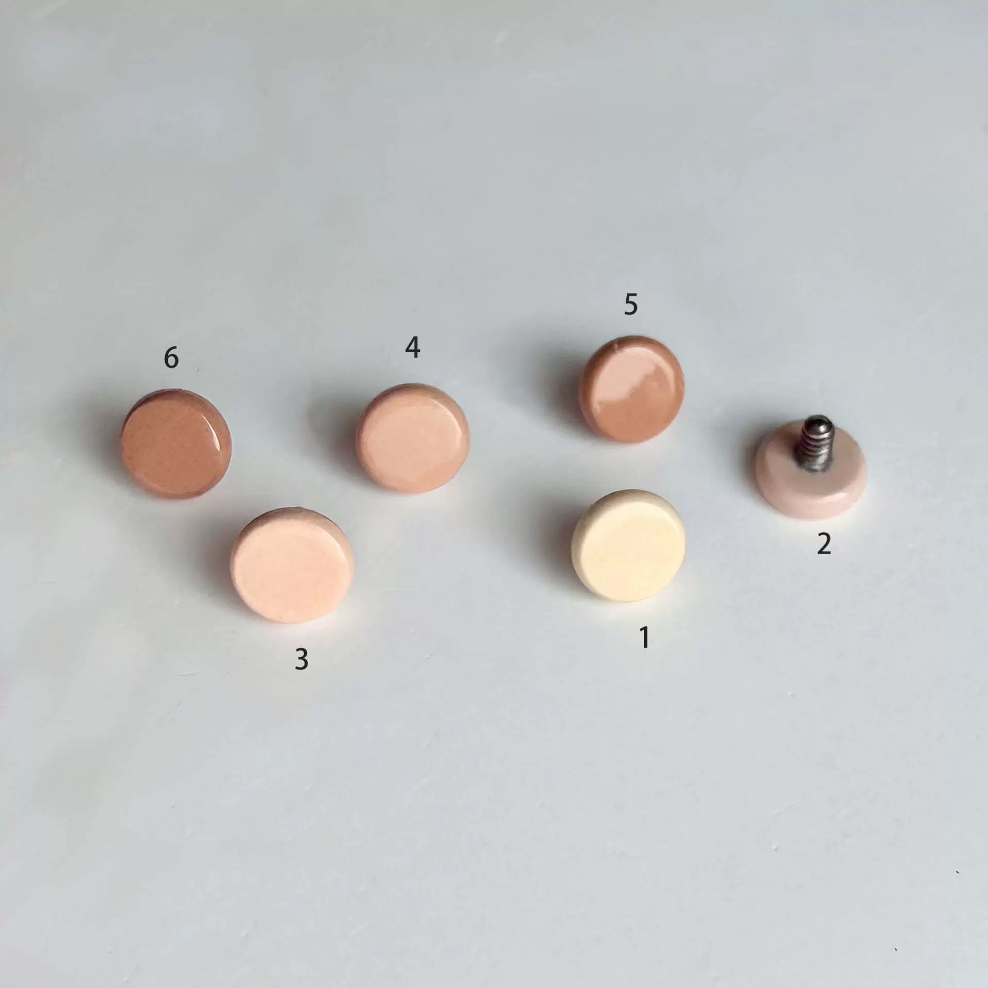 F136钛合金皮肤钉平面肉色耳钉隐形平底耳骨钉G23钛人体穿刺饰品