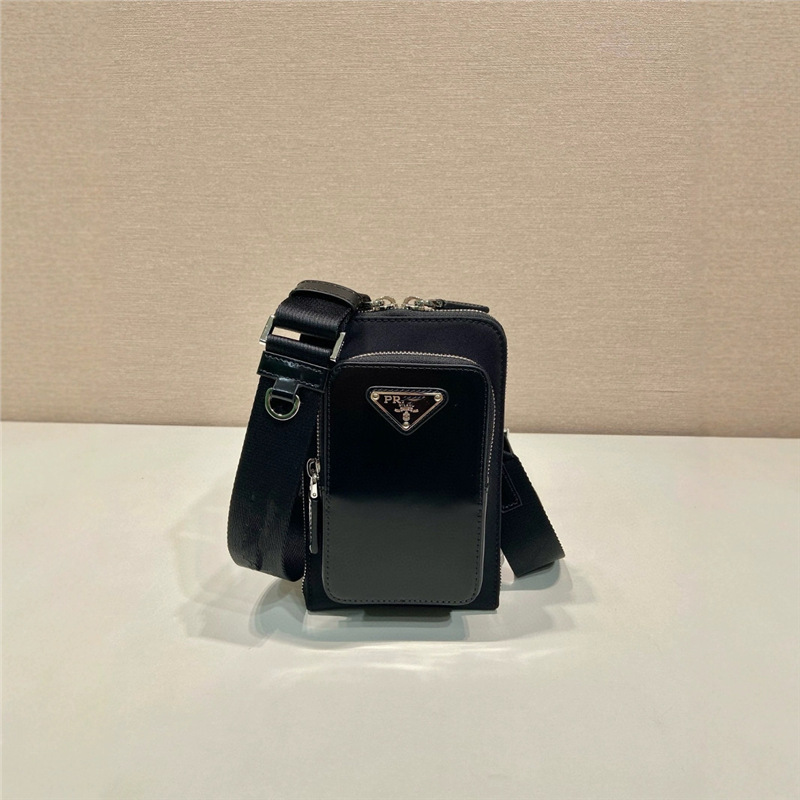 2025P家真皮流浪包凯旋门腋下饭桶包圆饼戴妃包马鞍包2ZT060