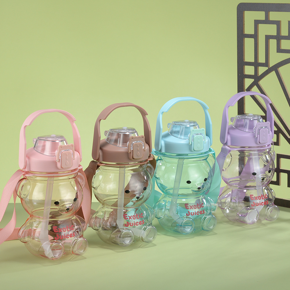 大容量卡通LED灯水杯夏季高颜值运动水壶便携式杯带吸管小熊杯