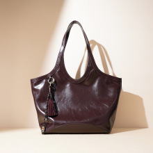 2025简约新款高级托特包女包大容量扇形通勤包单肩包百搭小众设计