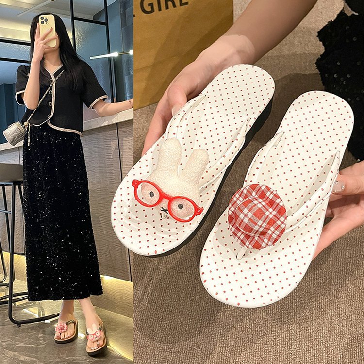 Cute Rabbit Flip-Flops for Women's Summer Outer Wear New Thick-Soled Flip-Flops Non-Slip Seaside Beach Shoes Sandals and Slippers