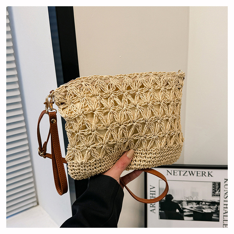 Women's Spring&Summer Straw Solid Color Vacation Zipper Shoulder Bag Straw Bag display picture 1