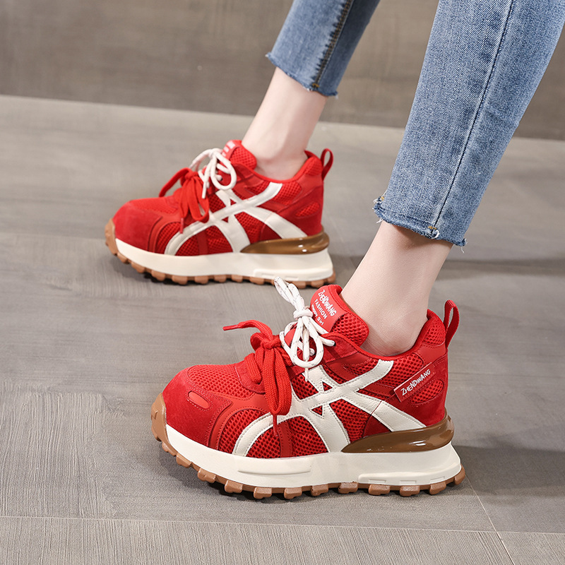 Giày sneaker nữ đế dày tăng chiều cao 9cm mặt lưới phong cách Forrest Gump — màu be