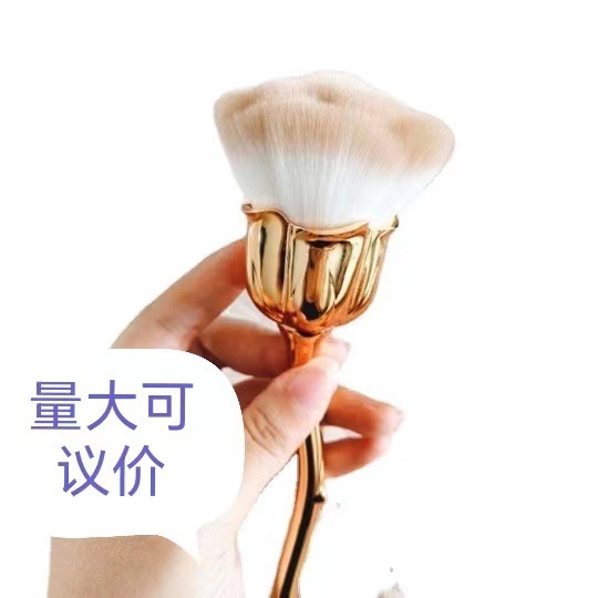 新商品のバラの花の化粧ブラシの柔らかい毛の1本はばらばらになってブラシをかけます。|undefined