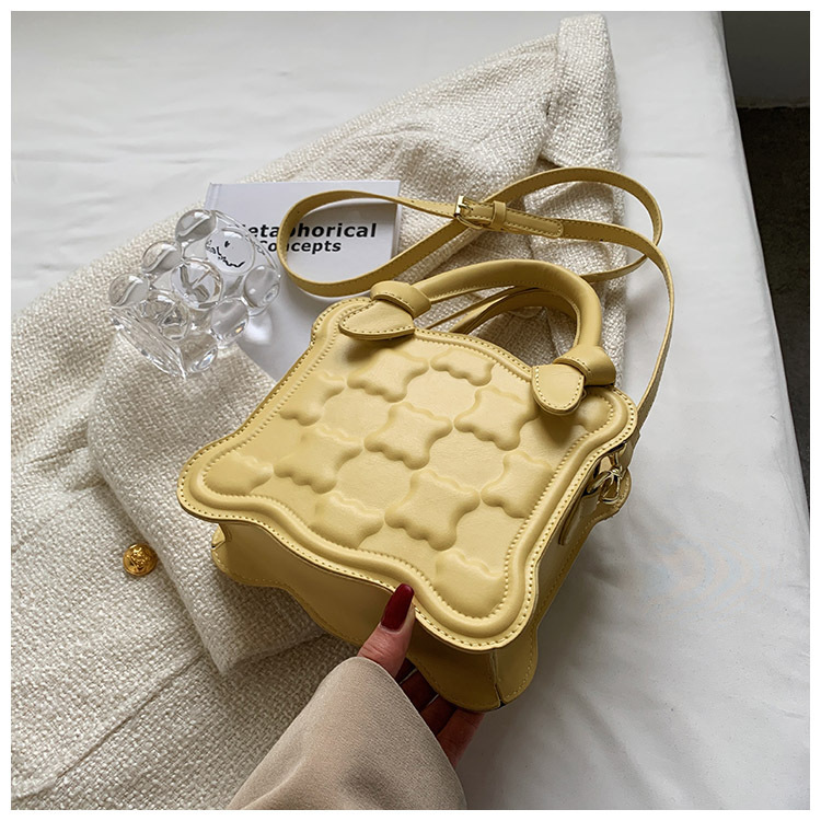 Summer New Fashion Solid Color Embossed Hand-held Small Square Bag 20*18*6.5cm display picture 4