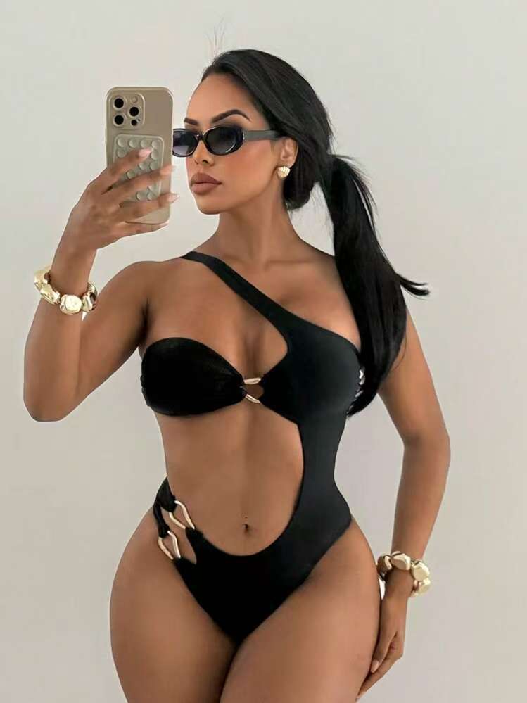 Langxin2026 nuevo trajes de baño europeos y estadounidenses de color sólido hueco de un solo hombro decoración metálica bikini sexy