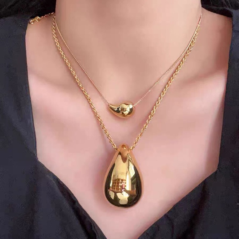 French retro minimalist BV cold surface egg-shaped water drop pendant necklace light luxury high-grade sweater chain necklace