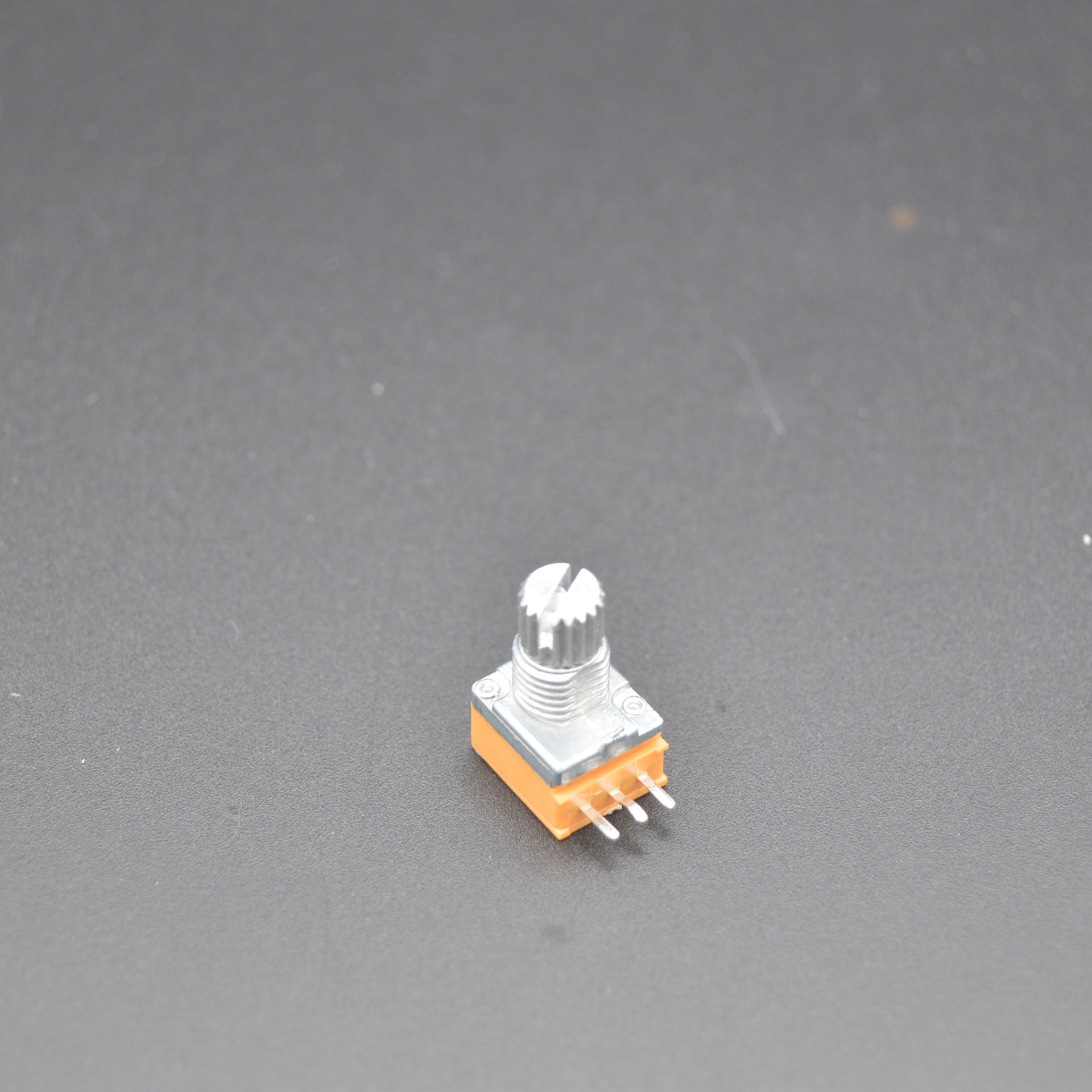 RA0902单联电位器  多煤体音响  医疗设备电位器