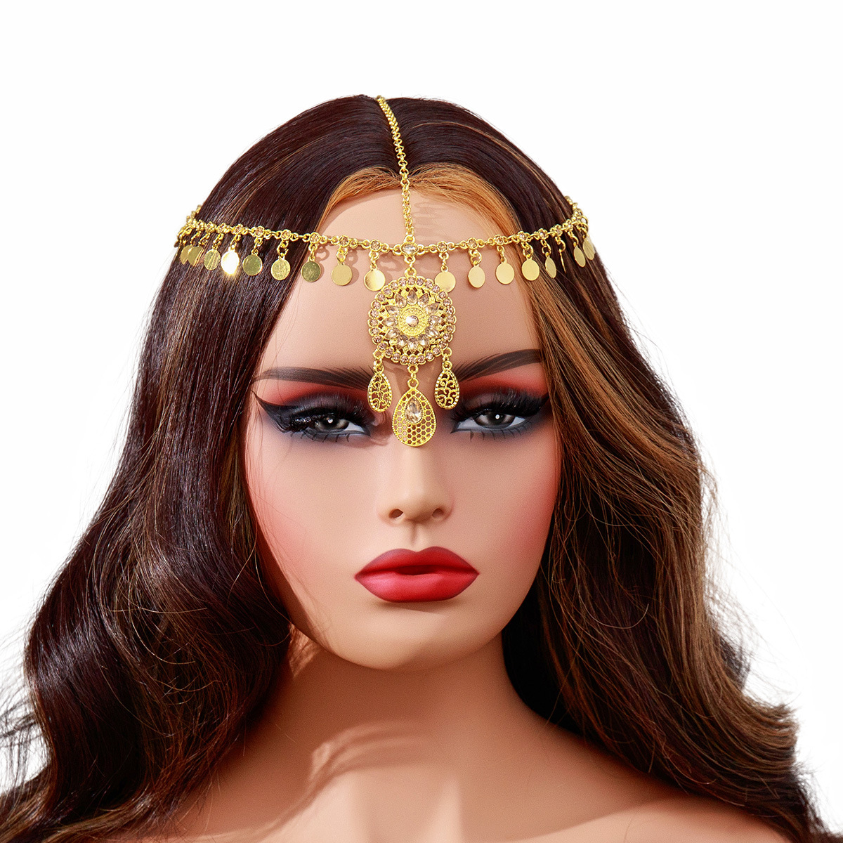 Golden hair accessory for bride with tassels