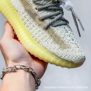 �����СͯЬ350V2Ҭ��Ь٩���ٴ��p�㱬�׻��е����e�\������Ь