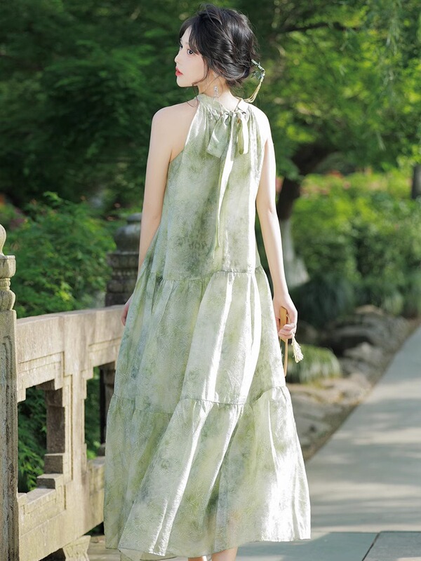 新しい中国風の女性のノースリーブホルターネックドレス夏クールでリラックスしたサスペンダーグリーン花柄ロングスカート|undefined