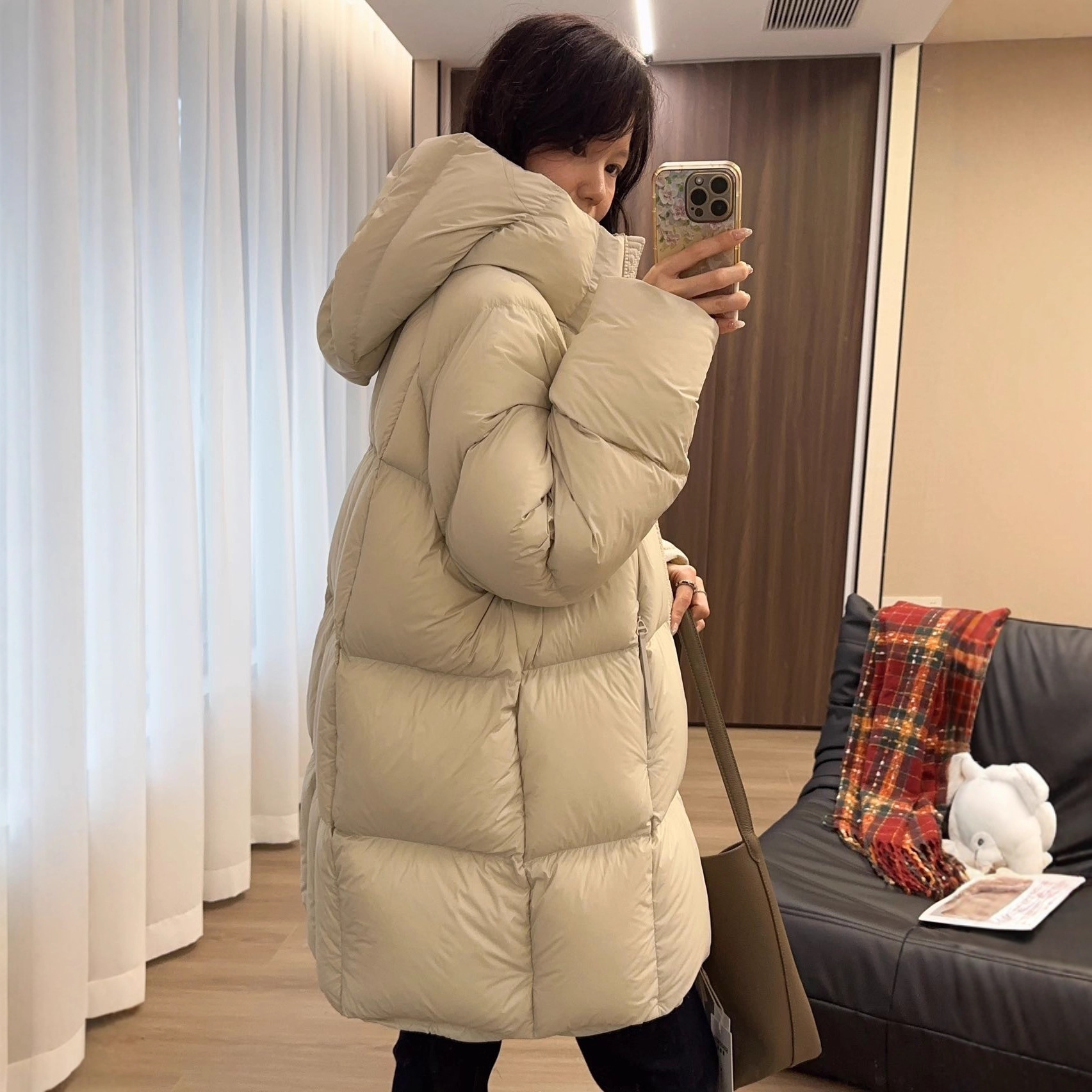 Nube puff plumón medio largo invierno 2025 nuevo tipo grueso blanco chaqueta de pan con capuz