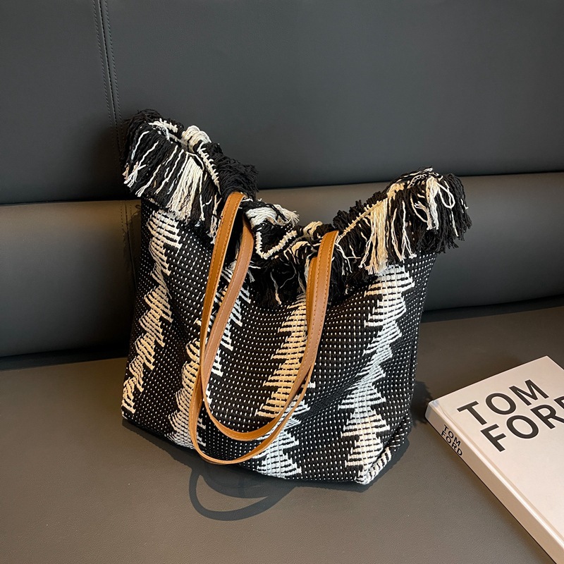 Bolsa de moda de gran capacidad de hombro, bolso casual para mujeres, verano 2023 nuevo nicho de diseño de moda tote