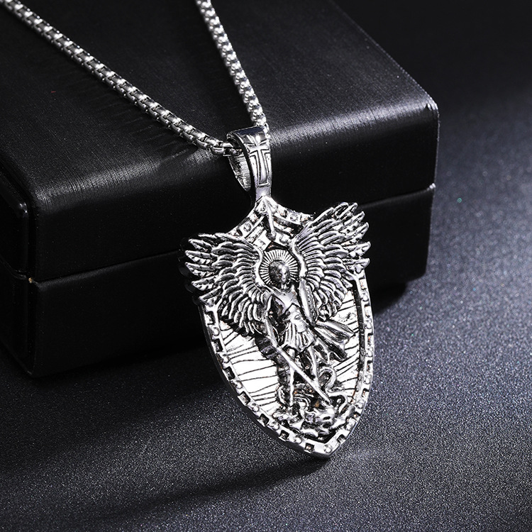 速卖通圣迈克尔男士不锈钢复古盾牌吊坠欧美钛钢天使项链饰品批发