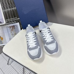 ヨーロッパの春と秋のトレンドブランド、流行のローカットカジュアルメンズシューズ、ファッショナブルなスポーツシューズ、ランニングシューズ、プリント入りで汎用性が高い