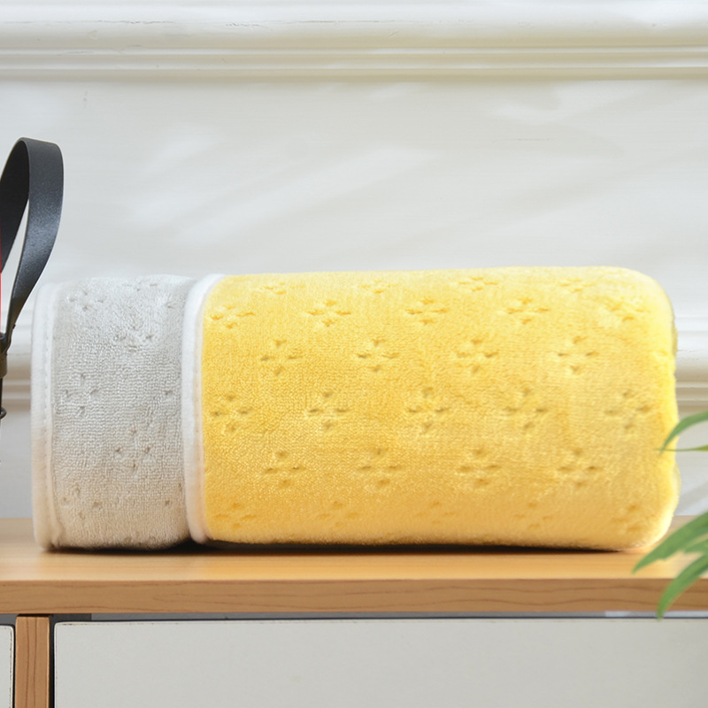 Soft Coral Fleece Face Towel Two-tone Four-leaf Clover Pattern_voghion.com