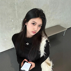 辣妹黑色圆领长袖内搭打底衫女秋季纯棉正肩t恤修身紧身短款上衣