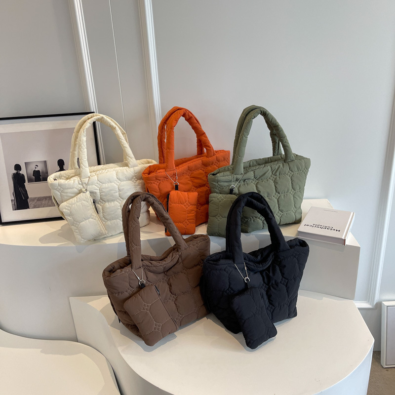 Fashionable Casual Large-Capacity Tote Bag, New Korean Style Stylish Handbag for Women, High-Looking Simple Shoulder Bag Fashionable Casual Large-Capacity Tote Bag, New Korean Style Stylish Handbag for Women, High-Looking Simple Shoulder Bag