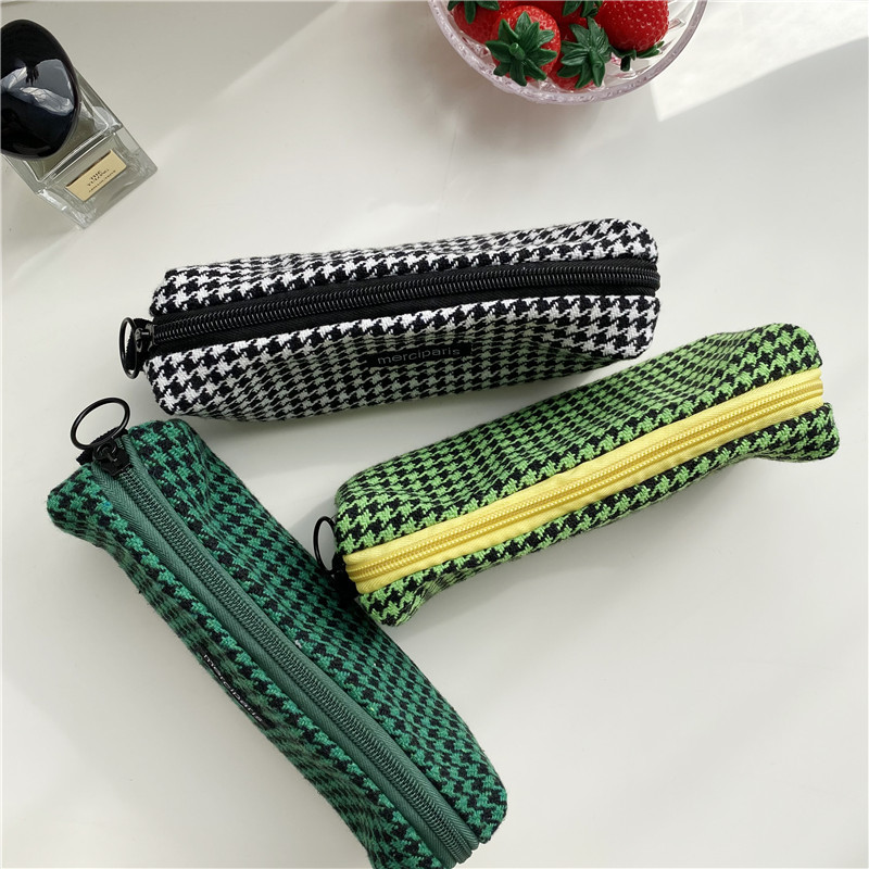 19171 Korean-style woolen checkered artistic pen case, ins Japanese-style storage and organization bag, canvas cosmetic bag, stationery bag undefined
