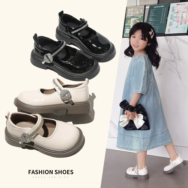 Кожаная обувь для девочек Туфли принцессы Новинка 2025 года Весенняя детская обувь Черные туфли в стиле Little Fragrance для детей среднего и большого размера Мягкая подошва для девочек