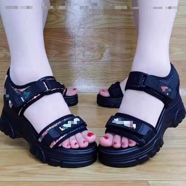 Sandalias deportivas para mujeres 2026 nuevo verano graso de altura de tacones de velcro de moda zapatos de playa para mujeres