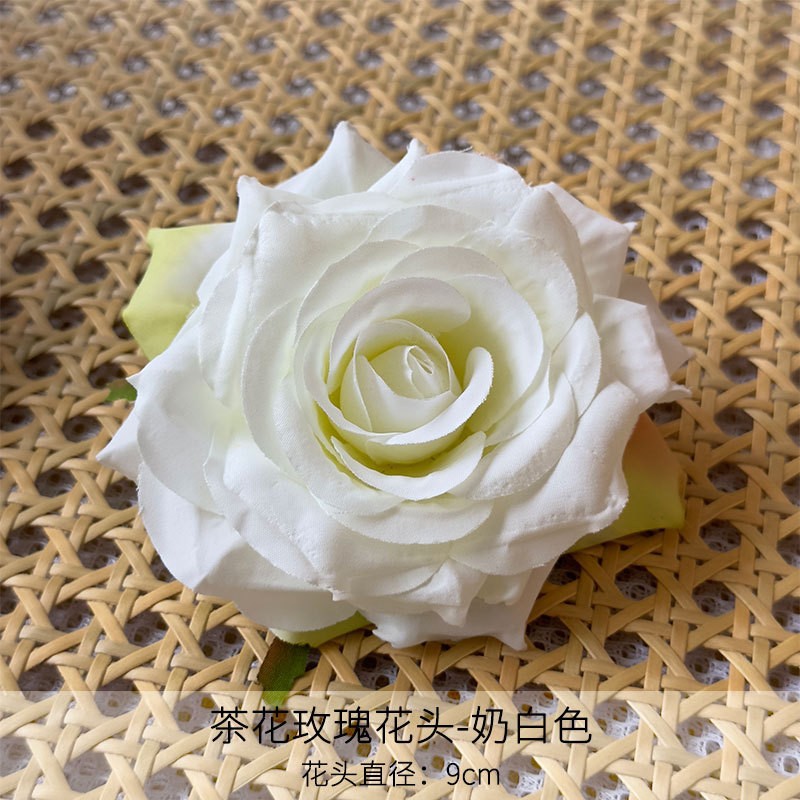 Flores falsas blancas Flores artificiales Flores para bodas Auditorio de bodas Decoración del hotel Techo artificial Flores artificiales Flores falsas