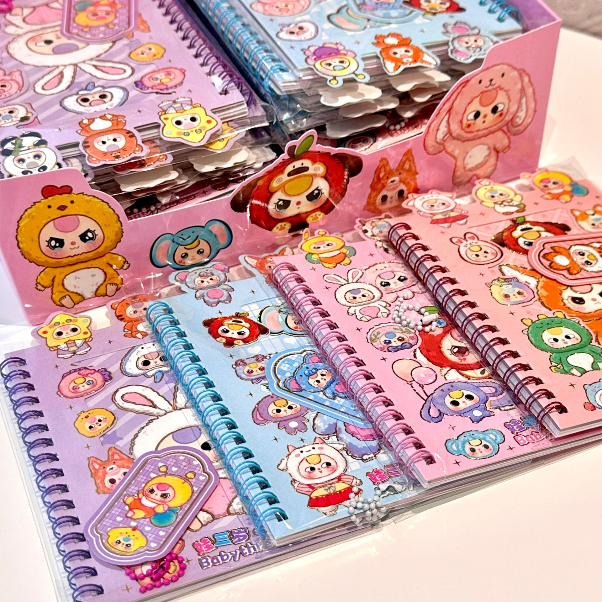 Cartoon Cute Hand Lazo de mano de dibujos animados Libro de combinación de pegatinas Libro de 27 piezas Material de libro de mano de bricolaje para niños Pequeño regalo