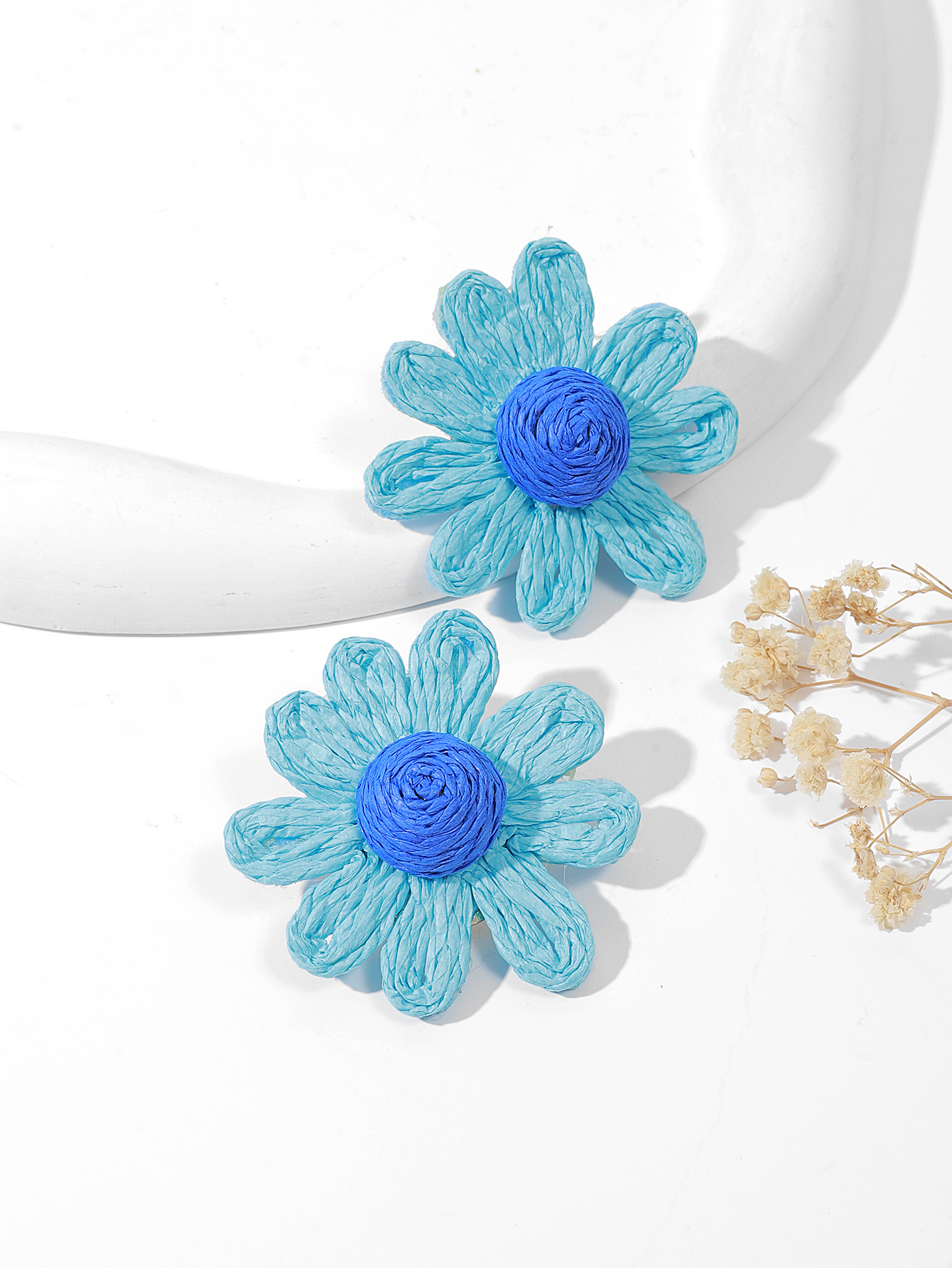 Fashionable woven beach earrings handmade, European style, simple and elegant design, flowered, boho style