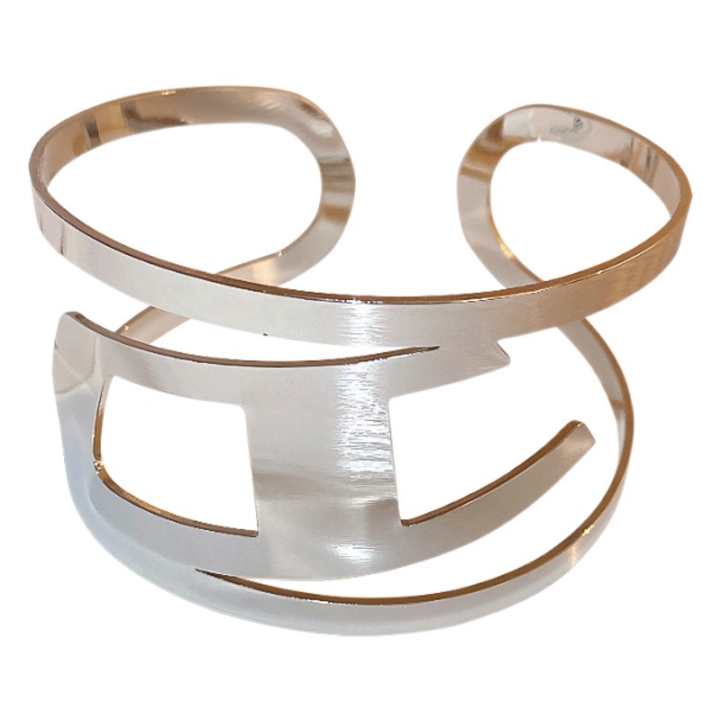 Europa y América industria pesada metal hueco brazo anillo elegante estilo frío doble capa minimalista diseño pulsera de moda pulsera de cara ancha