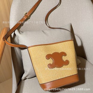 26�ļ���Ʒ�ݾ�����ˮͰ��б��߼��n��羳���u�֙CŮ��