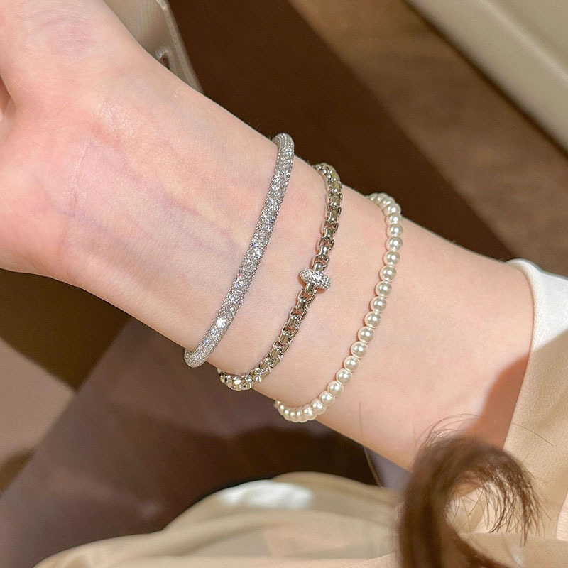 Xiaohongshuの人気のクールなスタイルのチェーンフラッシュダイヤモンドランニングリングブレスレットアクセサリー絶妙で多用途なドロップシッピング|undefined