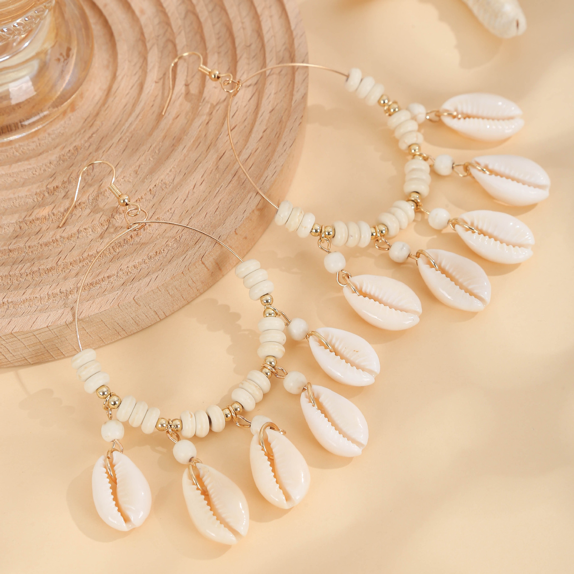 Turquoise Shell Hoop Earrings For Women Summer Beach Style_voghion.com