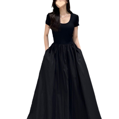 French Audrey Hepburn Style Spring Summer 2025 New Dress Slimming and Elegant High-Waisted Black Long Dress