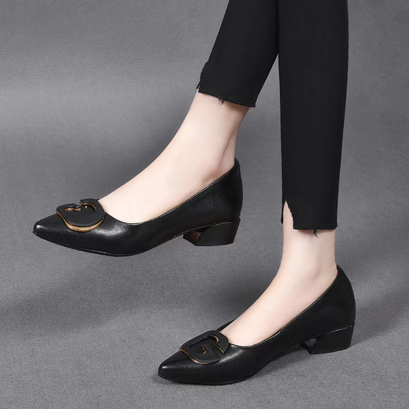 Giày bệt nữ da thật mũi nhọn gót thấp, giày công sở đa năng kiểu lười — Màu đen
