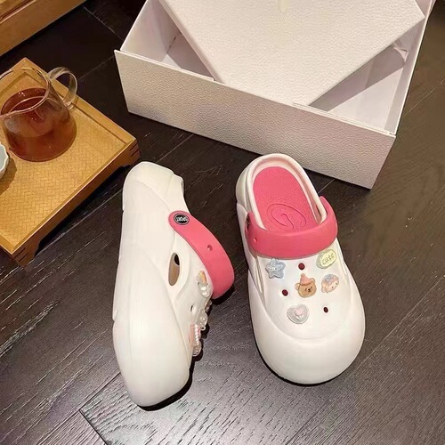 High-value DIY hole shoes, women's summer cute fashionable home outdoor non-slip platform comfortable beach sandals