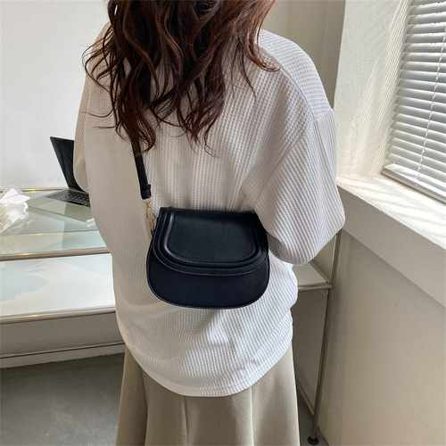 Korean style simple fashionable casual girl's one-shoulder armpit bag for women winter  new texture retro Hong Kong style small square bag