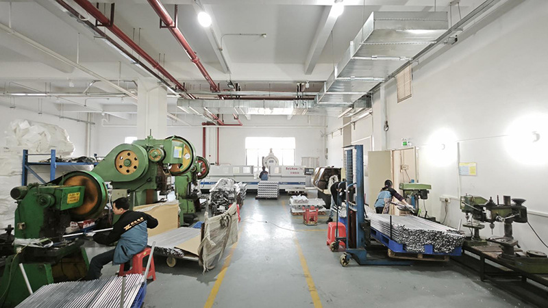 Cross-Border E-Commerce Specializes in Supplying New Models of Car Strip Lights, Roof Lights, Combination Connected Strip Lights, and Off-Road Vehicle Lights