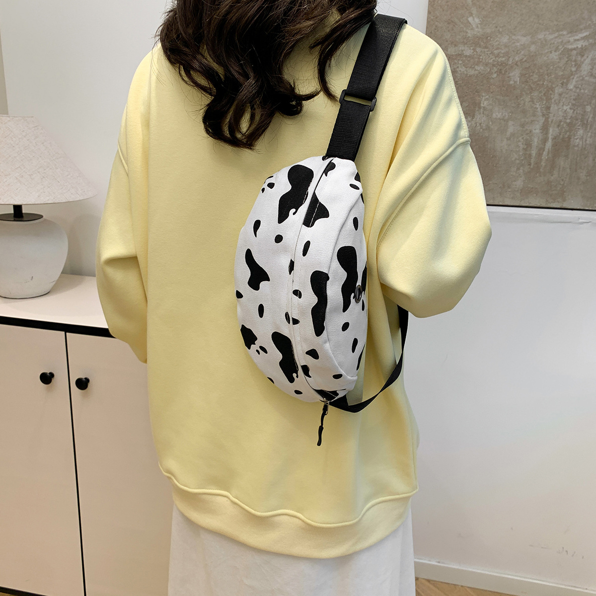 223g Weight Polyester Lining Material Zipper Closure Type Sling Strap Strap Type Fanny Pack Bags Type Casual, Daily, Shopping Occasion Nylon Material Cows, Solid Color Pattern All Seasons Season Women's Gender Basic Style Oval Shape Women's Basic Cows Solid Color Nylon Waist Bags 36