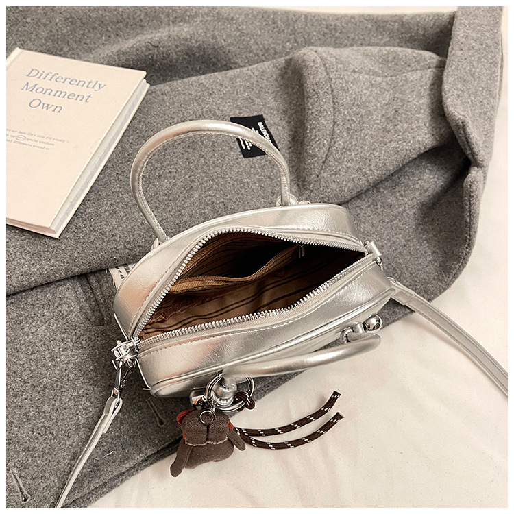 Retro soft leather solid color pillow bag for women, 2025 new trendy and fashionable single-shoulder crossbody bag, versatile hand-held bowling bag undefined