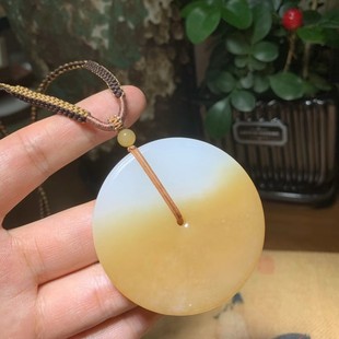 Jin Yu Tang Xinjiang Hetian Jade Sheep Fat Jade Big Huigu Ping An Buckle Texture Delicate Sugar Color Red Run Strong Grease Sense