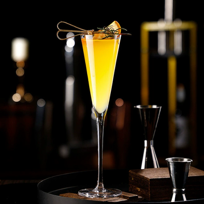 Высокий рог Мартини Кубок Бессвинцового стекла Коктейльный бокал Японский хрустальный треугольник Мартини Кубок Манхэттена