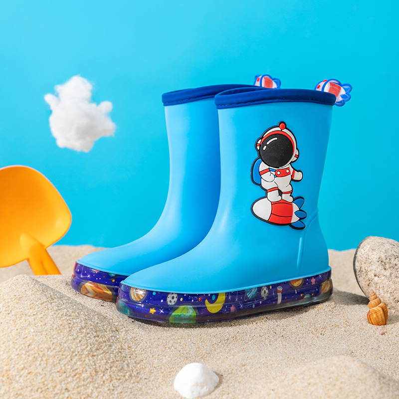 Children's cartoon rain boots boys and girls warm non-slip rain boots four seasons wearable overshoes rubber shoes Korean style children's water shoes