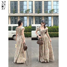 初夏巨好看绝美不撞款碎花连衣裙女2026新款夏季气质显瘦法式长裙