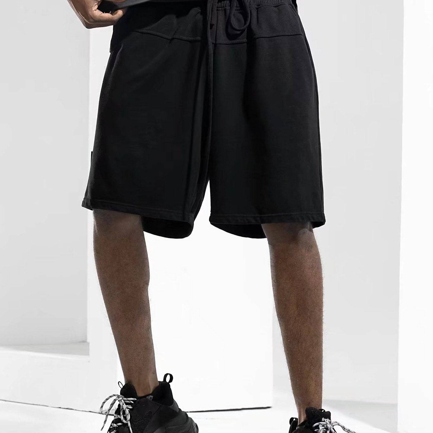 Pantalones cortos casuales de verano para hombres, marca de moda ins, color sólido, color de contraste simple, pantalones deportivos de cinco puntos colgantes rectos sueltos casuales