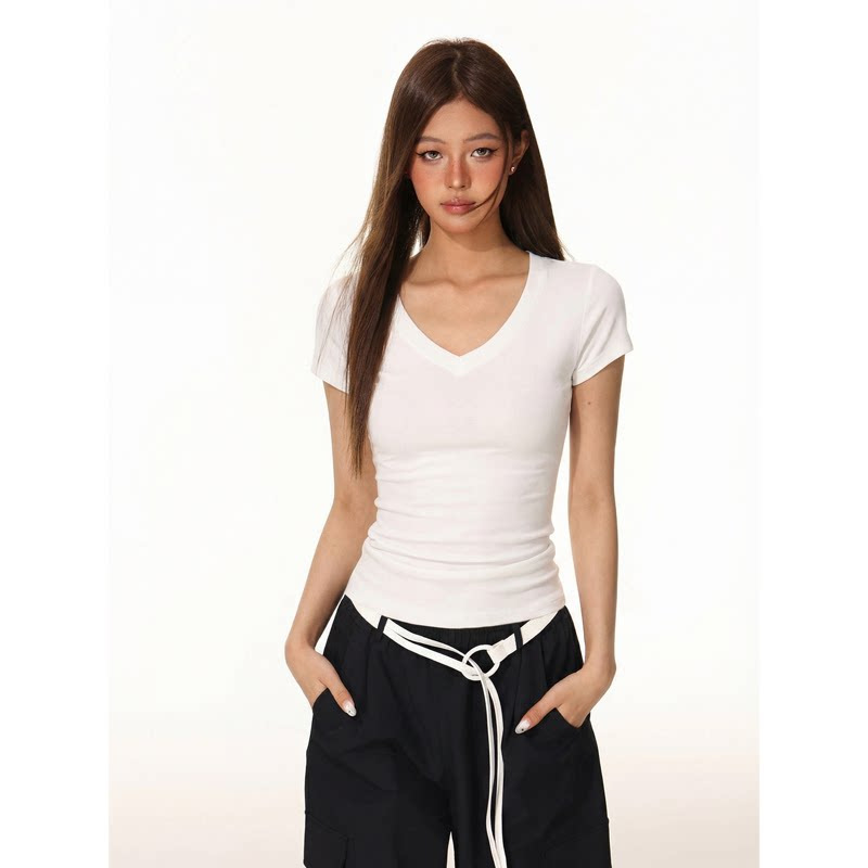 American-Style Straight-Shoulder V-Neck Short-Sleeved T-Shirt for Women, Spring and Summer Slim-Fit Solid Color Base Shirt Top American-Style Straight-Shoulder V-Neck Short-Sleeved T-Shirt for Women, Spring and Summer Slim-Fit Solid Color Base Shirt Top