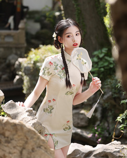 С������������ʽ�ɻ�2025�¿����p����Ů���|�͹Ŷ̿��B��ȹ�ճ�