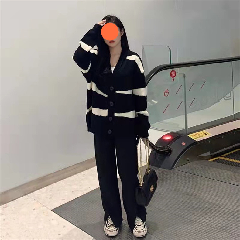 高级感条纹毛衣女 慵懒风小个子V领针织开衫新款设计感大码外套潮