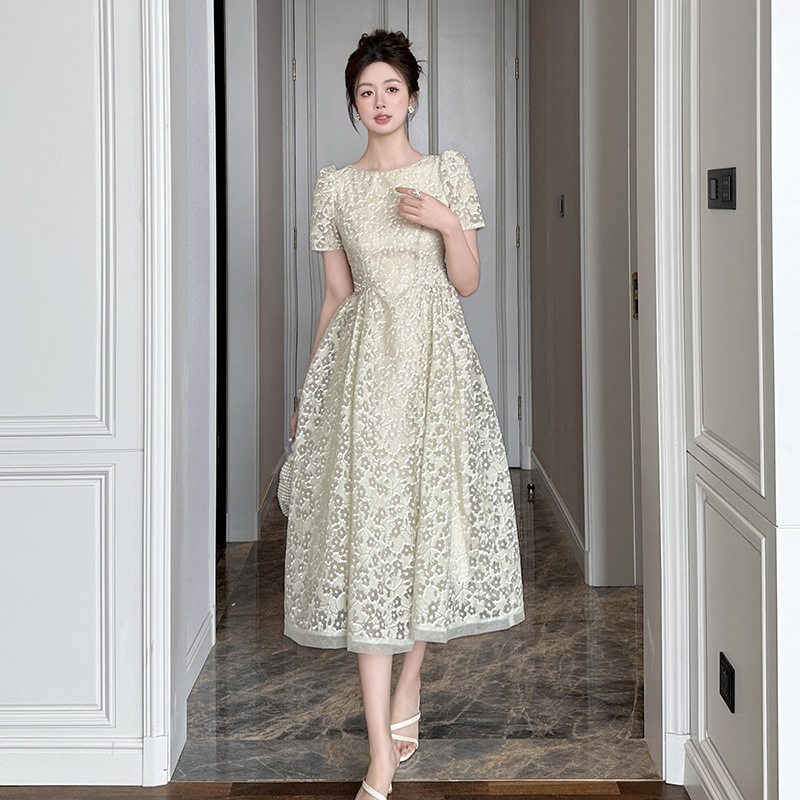 French-Style Elegant White Moonlight Dress for Women, Summer 2026 New Model, Gentle and Beautiful, Waist-Cinching Lace Long Dress 45156