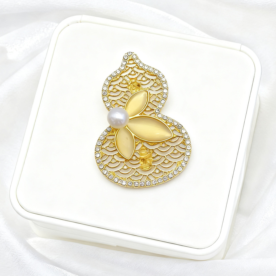 Freshwater Pearl Brooch, Corsage, Pin, Pendant, Dual-Purpose Accessory, Gourd, Butterfly, Exquisite, Fashionable, Anti-Exposure, New Style