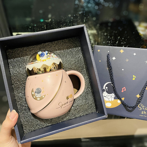 Astronaut Series Space Lid Cup with Spoon Ceramic Couple Water Cup Gift Set for Girlfriend, Ideal Gift for Boyfriend